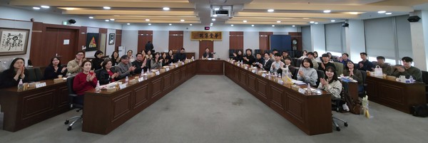 ‘2025 미래내일일경험사업 성과보고회’ 단체사진 [사진=수원상공회의소]