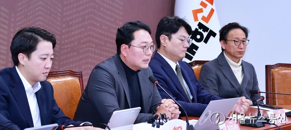 천하람 개혁신당 원내대표가 17일 오전 서울 여의도 국회에서 열린 최고위원회의에서 발언을 하고 있다. 2025.11.17, snakorea.rc@gmail.com , *재판매 및 DB 금지