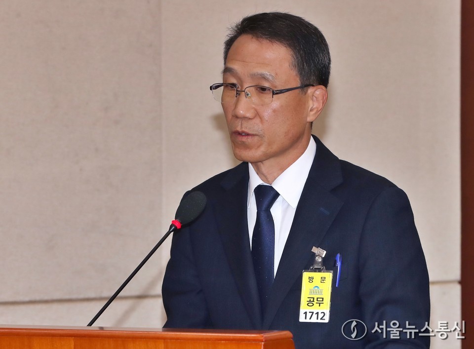 유재성 경찰청장 직무대행이 18일 서울 여의도 국회에서 열린 행정안전위원회 전체회의에서 2026년도 예산안 의결에 대한 인사말을 하고 있다. 2025.11.18, snakorea.rc@gmail.com , *재판매 및 DB 금지