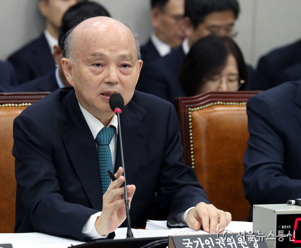 안창호 국가인권위원장이 18일 서울 여의도 국회에서 열린 운영위원회 전체회의에서 의원 질의에 답하고 있다. 2025.11.18, snakorea.rc@gmail.com , *재판매 및 DB 금지