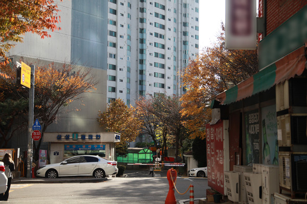 수원 인계 삼성아파트 경비초소 전경. [사진=허원무 기자]