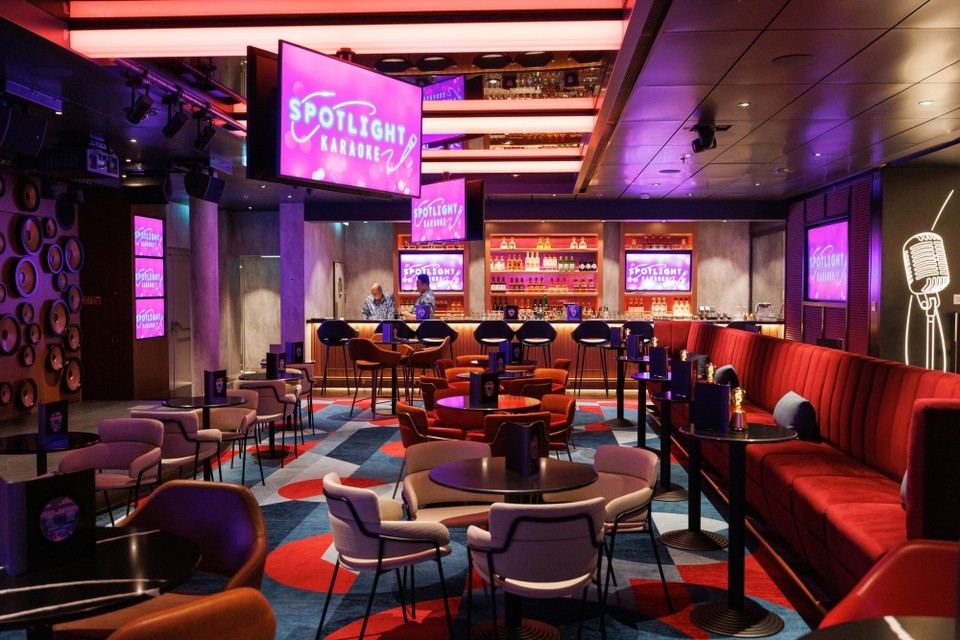 세계 최대 크기 ‘스타 오브 더 시즈’ 크루즈선에 설치된 삼성전자 TV와 사이니지 (사진=삼성전자 제공) 2025.11.19, snakorea.rc@gmail.com , *재판매 및 DB 금지