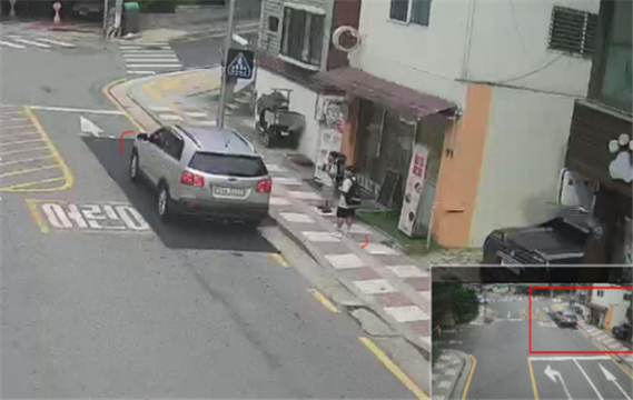 지난 8월 28일 발생한 서대문구 초등학생 유괴 사건 당시 CCTV (사진=서울시의회 제공) 2025.11.19, snakorea.rc@gmail.com , *재판매 및 DB 금지