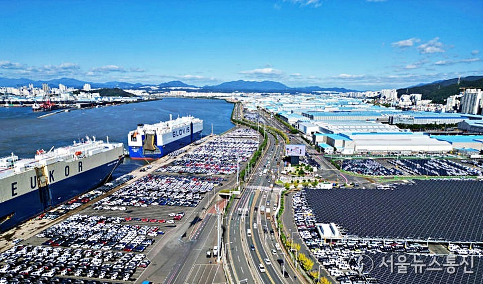 현대자동차 울산공장과 수출선적부두 전경 / 사진 = 현대자동차 제공