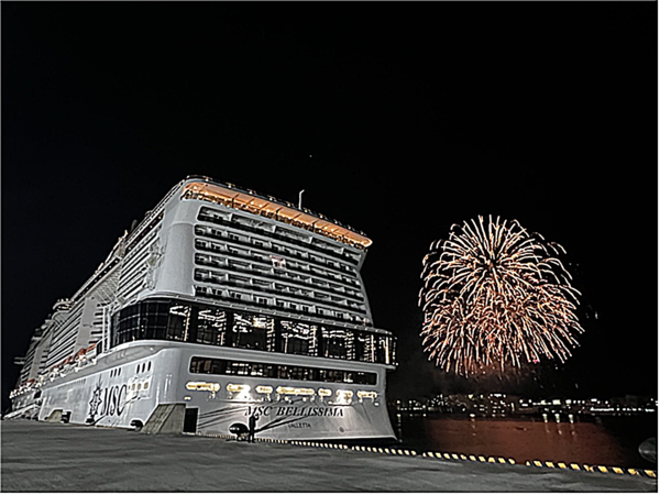 부산시와 부산항만공사는 10월, 11월 영도 국제크루즈터미널에서 MSC 벨리시마호의 준모항 운항을 통해 승·하선객 300명 이상을 안정적으로 처리하고, '부산 준모항 운영 체계'를 성공적으로 안착시켰다고 밝혔다.