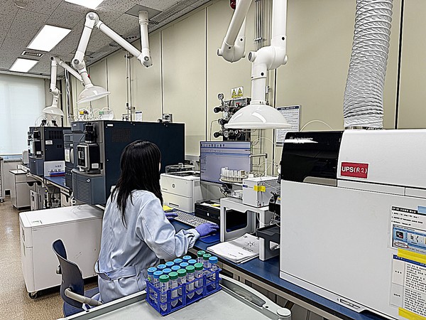 경북보건환경연구원이 유통 화장품의 안전성 확인을 위해 올해 3월부터 10월까지 도내 유통되는 팩·마스크팩의 안전성을 검사한 결과, 모든 제품이 안전관리 기준에 ‘적합’한 것으로 나타났다.