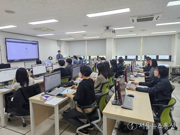 ▲신규 공무원 직무역량 강화 교육 실시(사진 진도군)2025.11.21, snakorea.rc@gmail.com , *재판매 및 DB 금지