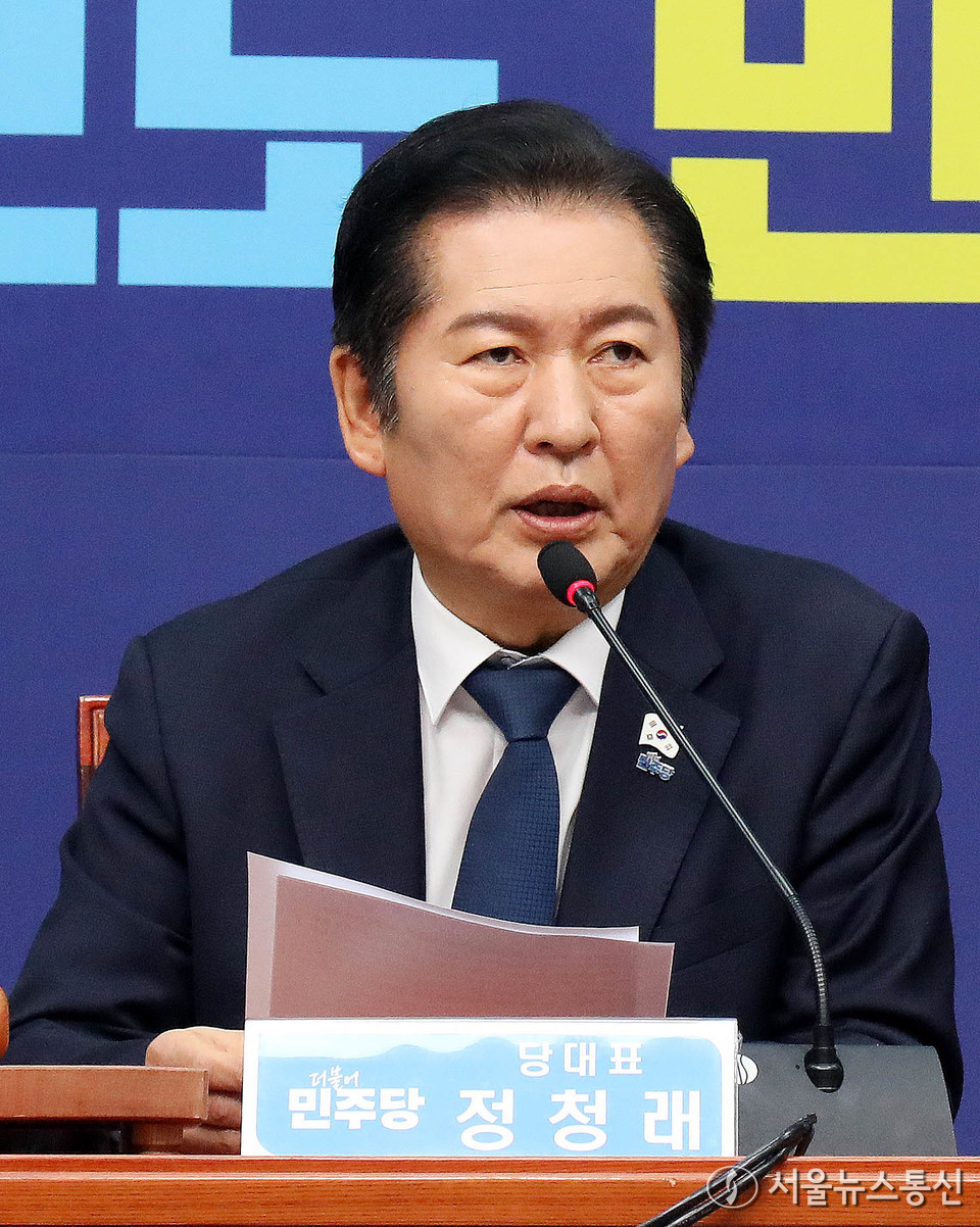 정청래 더불어민주당 대표가 24일 서울 여의도 국회에서 열린 최고위원회의에서 발언을 하고 있다. 2025.11.24, snakorea.rc@gmail.com , *재판매 및 DB 금지