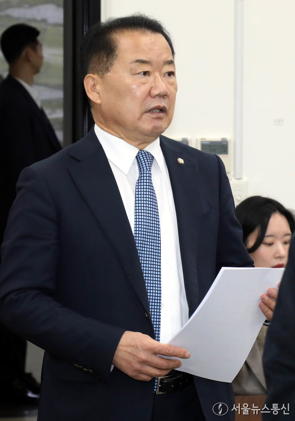 신성범 위원장이 24일 서울 여의도 국회에서 열린 정보위원회 전체회의에 참석하고 있다. (사진=공동취재) 2025.11.24, snakorea.rc@gmail.com , *재판매 및 DB 금지