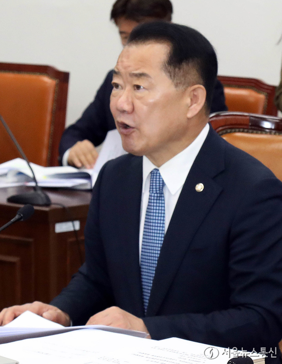 신성범 위원장이 24일 서울 여의도 국회에서 열린 정보위원회 전체회의에서 발언하고 있다. (사진=공동취재) 2025.11.24, snakorea.rc@gmail.com , *재판매 및 DB 금지