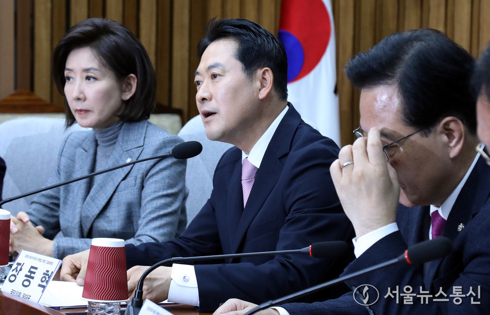 장동혁 국민의힘 대표가 24일 오후 서울 여의도 국회에서 열린 '대장동 범죄수익환수 특별법 제정'을 위한 긴급 토론회에서 발언을 하고 있다. 2025.11.24, snakorea.rc@gmail.com , *재판매 및 DB 금지