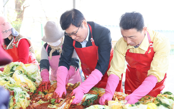 함평군 새마을부녀회, 9개 읍면에 김장 김치 전달