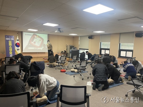 홍천군보건소  심폐소생술 및 응급처치 교육 진행 / 사진 = 홍천군제공