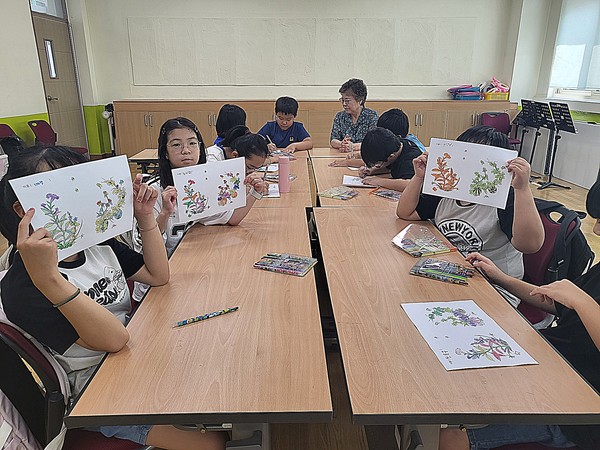 강릉시는 교육발전특구사업의 일환으로 추진하는 2026년도 ‘강릉단오제 신나게 이롭게 교육운영’ 사업에 참여할 학교에 대한 수요조사를 마치고 본격적인 사업 추진에 들어간다.