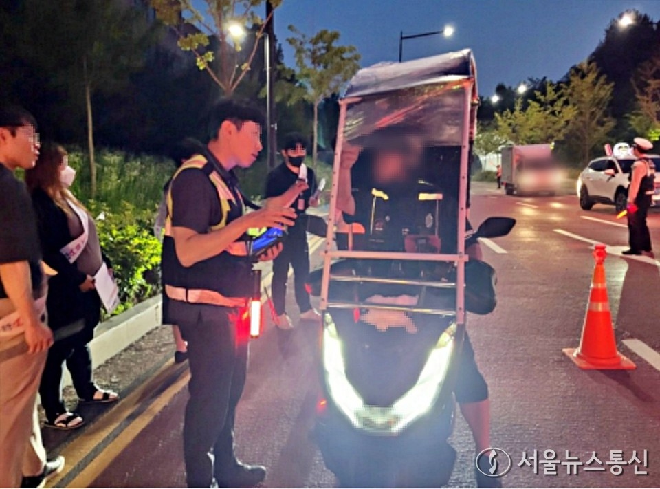 오토바이 야간 합동단속 실시 / 사진 = 의정부시 제공