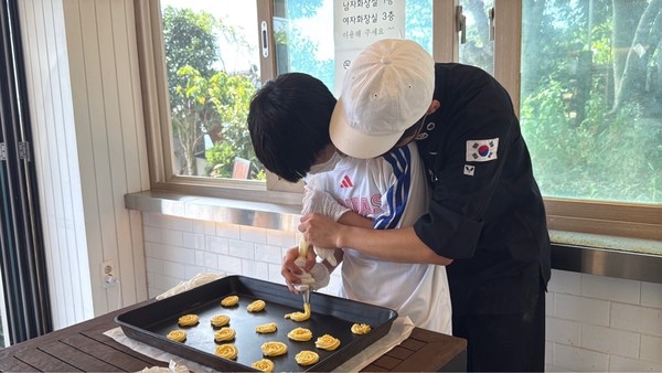 제빵 봉사 프로그램 [사진=대한적십자사 경기도지사]
